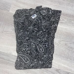 ⭐️ Old Navy Women’s Blouse